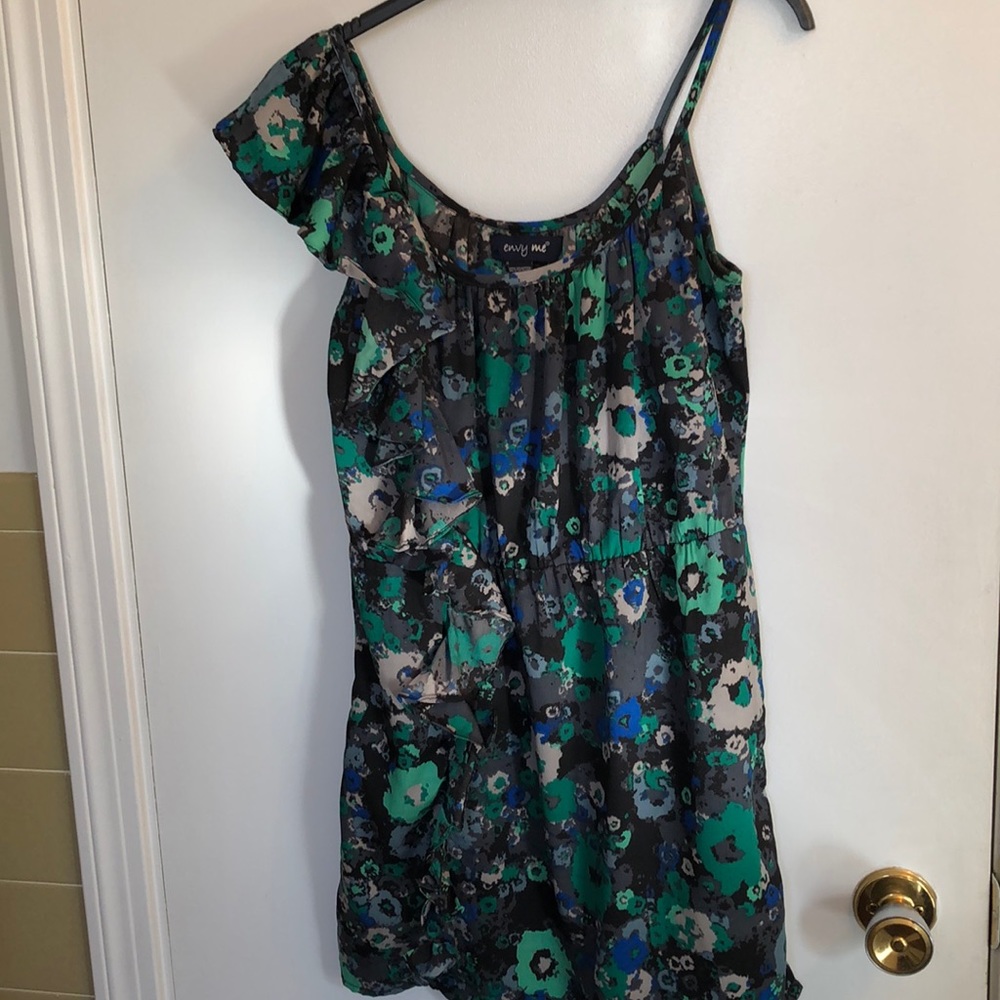 Sale 🎈3/$20 EUC Envy Me Ruffled Mini Dress size M